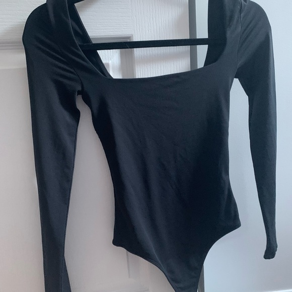 Aritzia Tops - Aritzia body suit